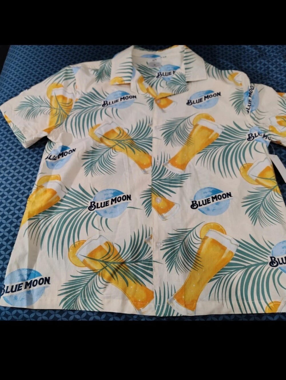 Blue Moon Tropical Beer Print Button-Up Shirt - White & Yellow Men's Size Medium